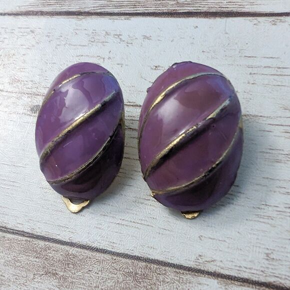 Vintage Clip On Earrings - Chunky Purple with Line Detail - Tarnished - Picture 2 of 6